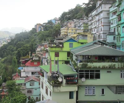 https://imgcld.yatra.com/ytimages/image/upload/t_hotel_yatra_city_desktop/v1432537422/Domestic Hotels/Hotels_Gangtok/Samrat Residency/View_From_Hotel.jpg